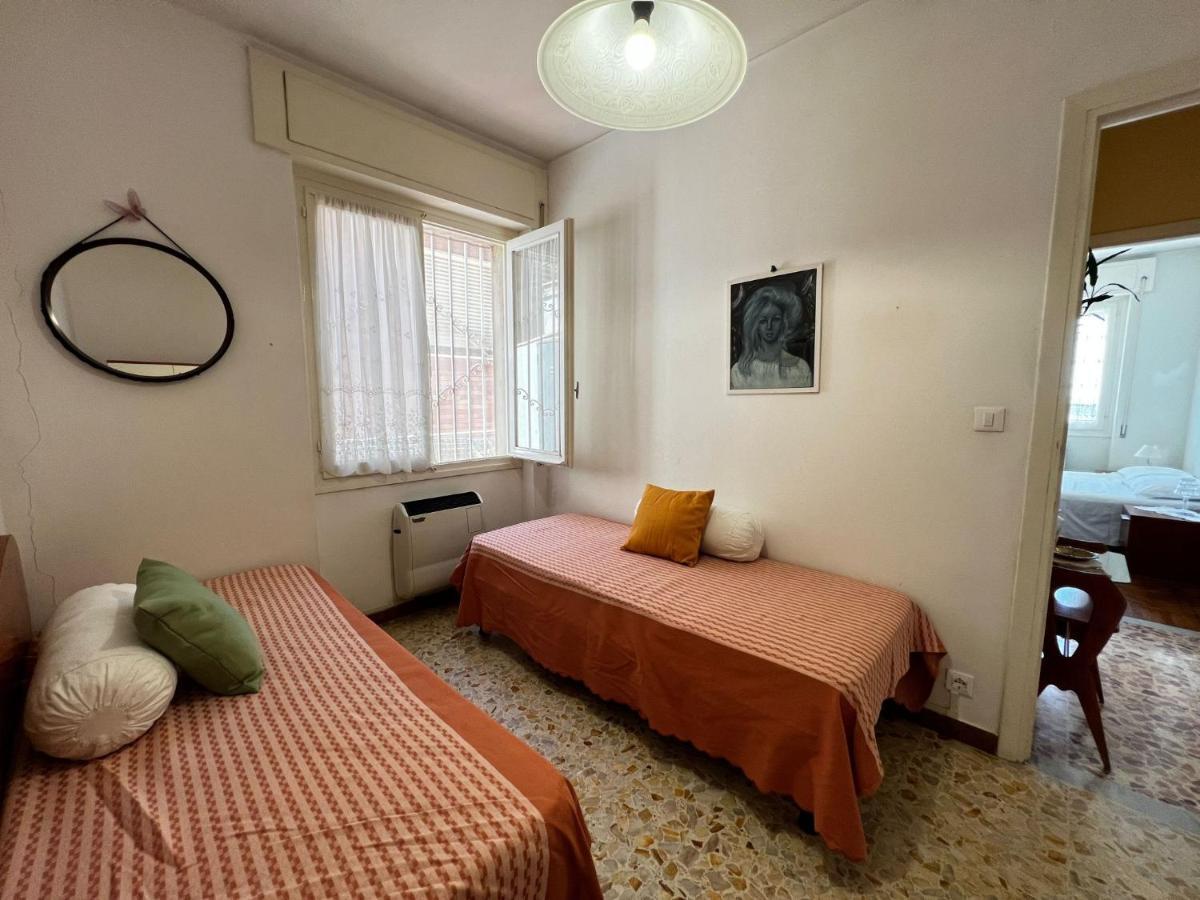 Suite A 2 Passi Dalla Spiaggia - Ospedaletti Exterior foto
